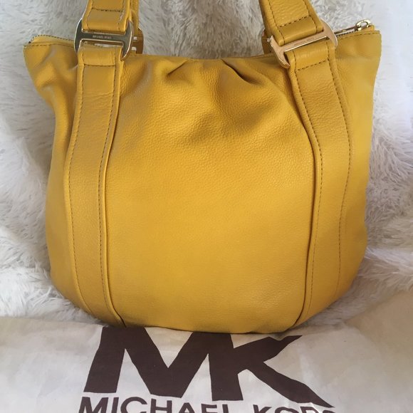 Michael Kors Large Yellow Leather Handbag - Picture 3 of 16